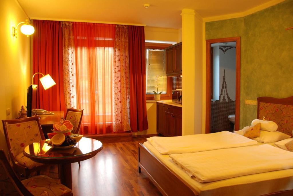 Amira Boutique Hotel Heviz Wellness & Spa Стая снимка